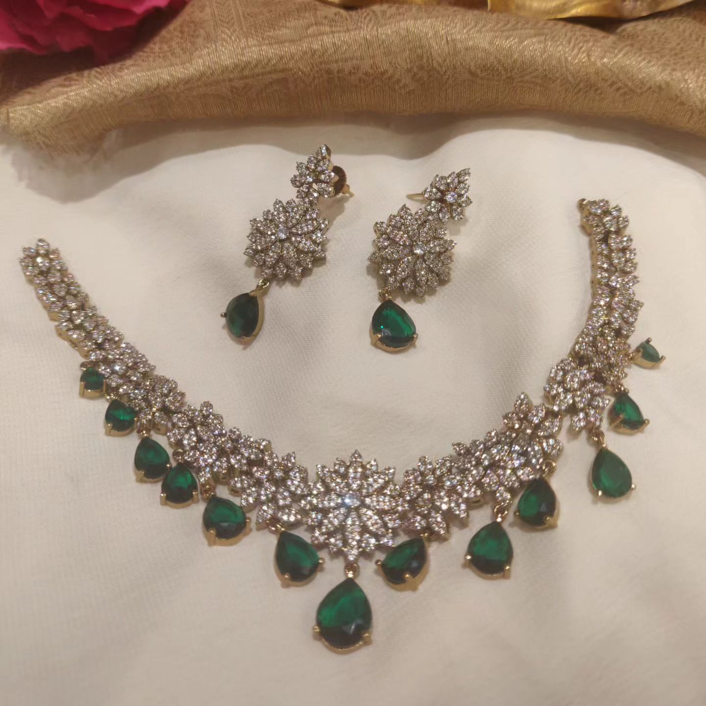 Kundan Stone Pendant Gold Necklace From 'Radhika Jewellers'