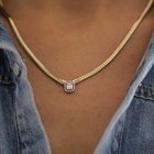 我正在考虑购买这条金项链，但我不确定簇状钻石是否合适。 你怎么认为 ？