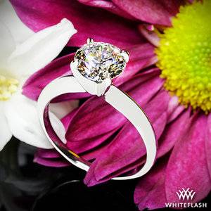 经典 4 爪单石订婚戒指 14k 白金 Whiteflash_51529_39119_g.jpg