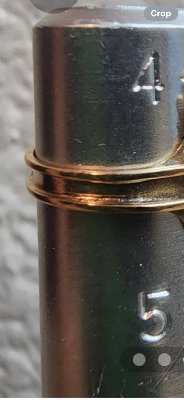 可以这样确定戒圈的尺寸吗？凸起的边缘覆盖整个空间。