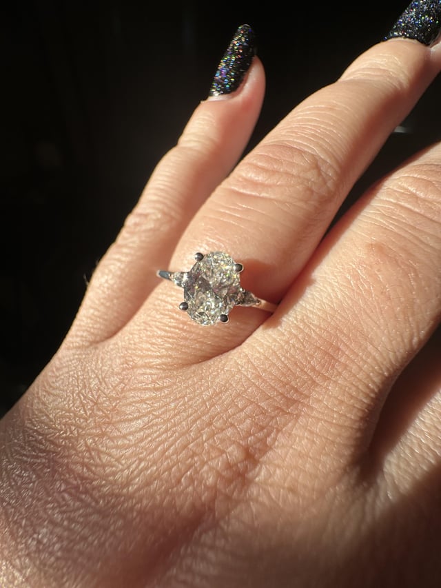 我周日订婚了！！我太高兴了！！