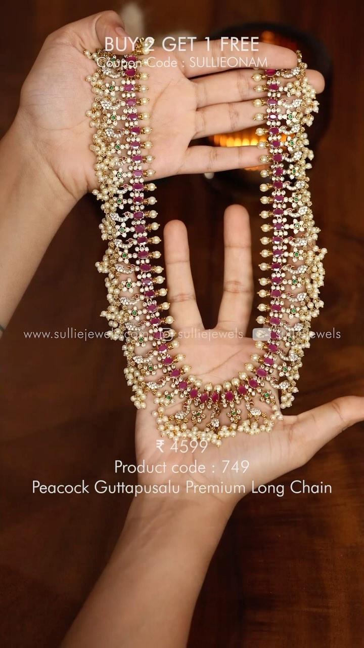来自“Sullie Jewels”的仿孔雀 Guttapusalu Long Haram • 南印度珠宝