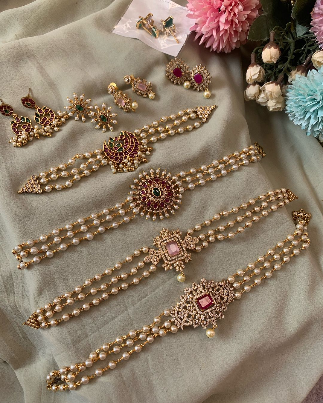 Imitation Pearl Choker From