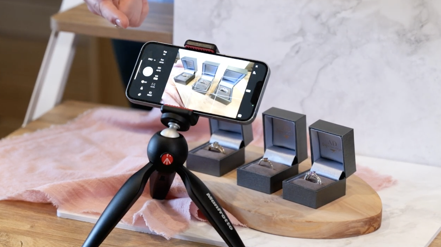 使用智能手机拍摄珠宝的 10 个技巧（播客剧集） — Jewelers Academy