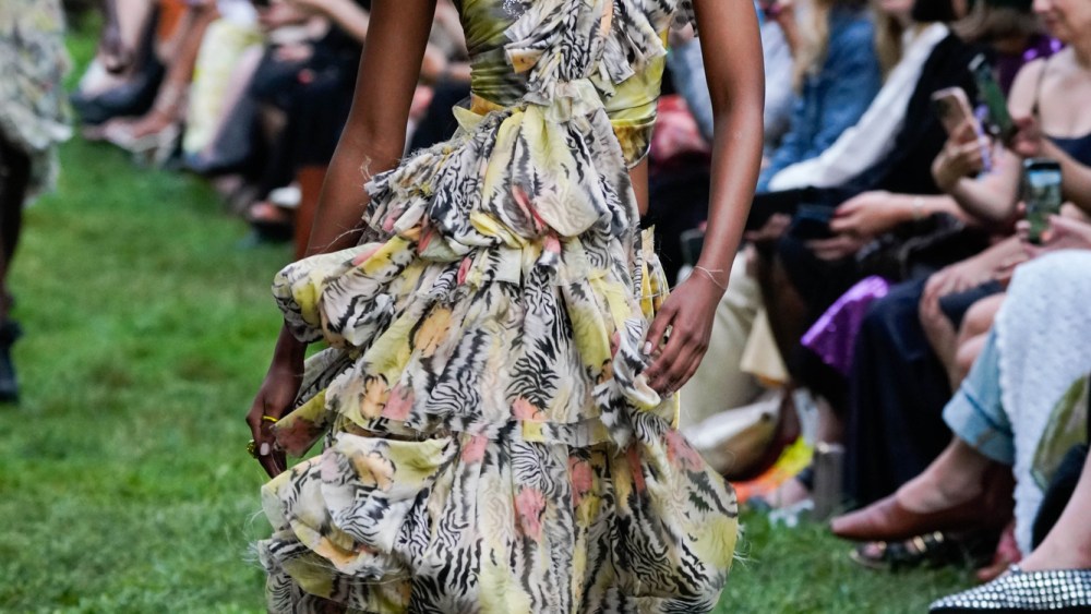 Collina Strada - 时装秀，2025 年春季成衣系列回顾