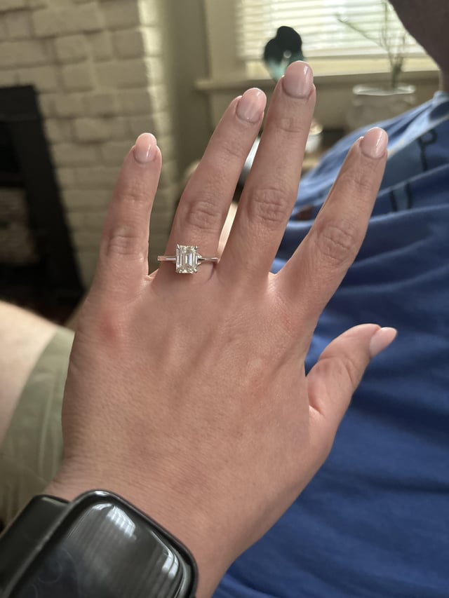 我昨天订婚了！