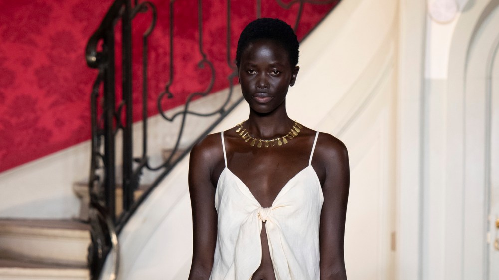 Johanna Ortiz 2025 春季成衣秀、时尚回顾及系列回顾