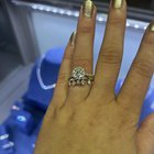 帮助组装婚戒！