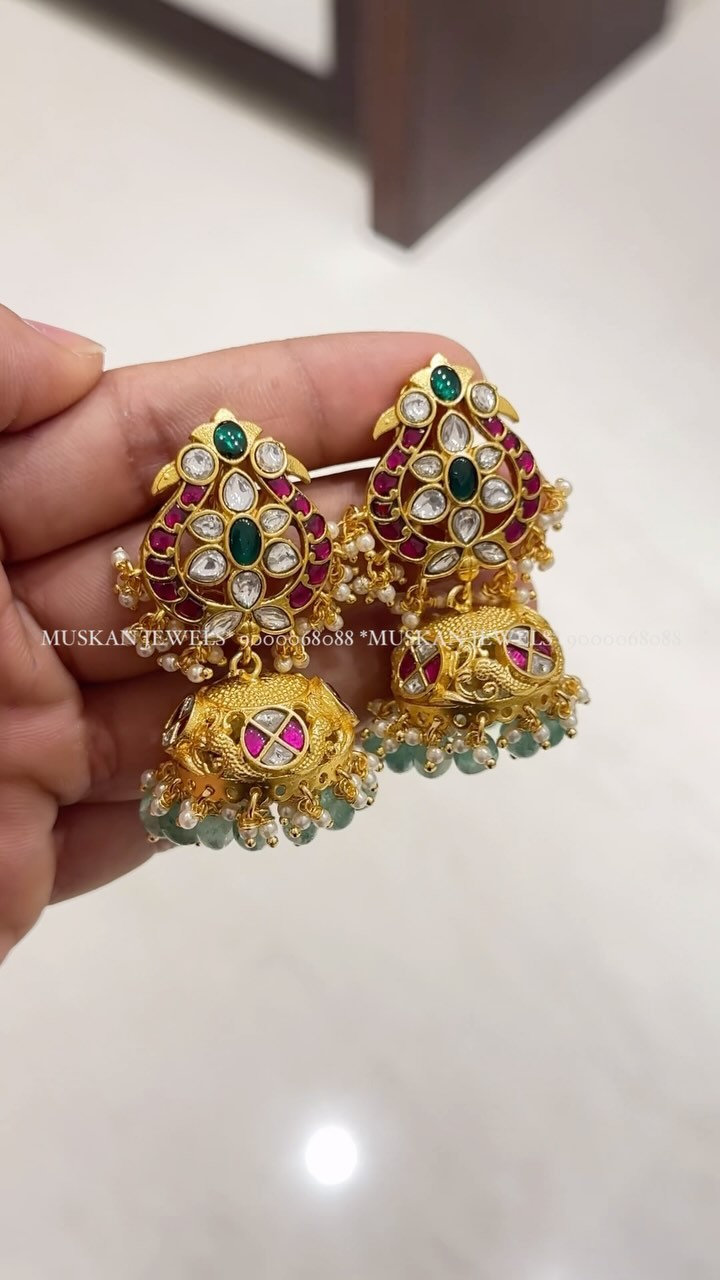Jadau kundan 孔雀 jhumka 来自