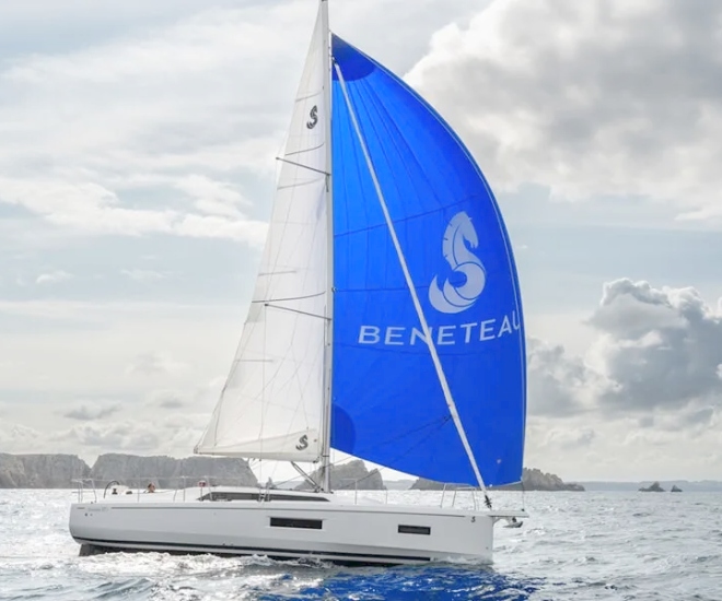博纳多 (Beneteau) 多功能且体积庞大的遨享仕 37.1