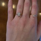 还有谁喜欢看到钻石在不同光线下变色？