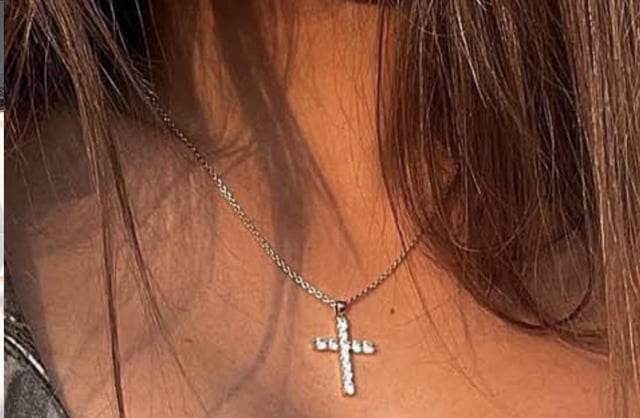 有谁知道这个链条款式是什么?我想为我的未婚夫找一个