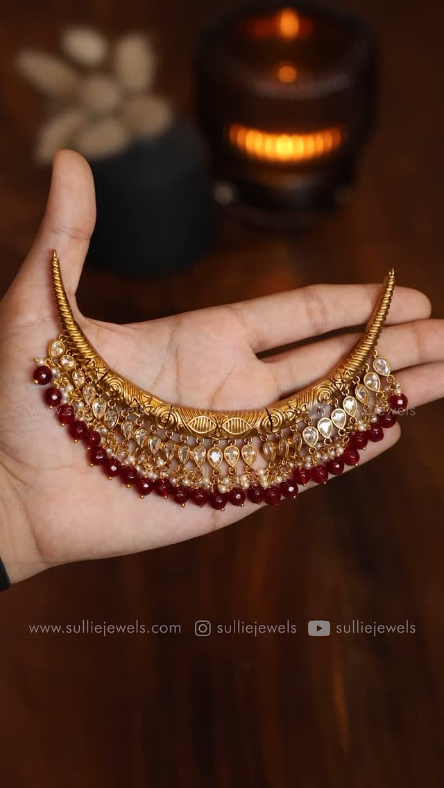 来自“唯一的颌骨”的广告石的模仿者•印度南部的珠宝