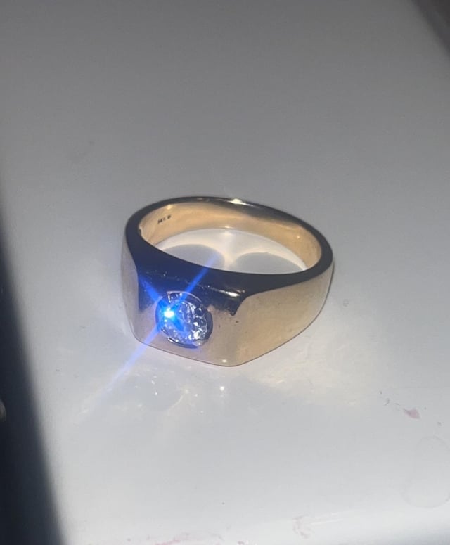 一个私人买家给我$ 1,000，这是一家为我提供650美元的商店，我应该携带吗？
