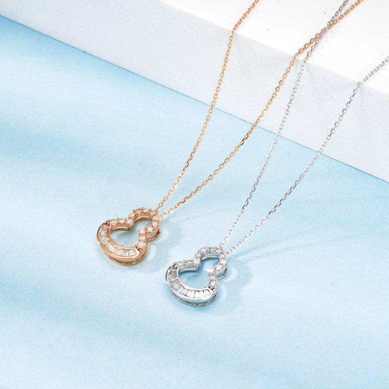 18K Diamond Calabash Pendant Necklace - Exquisite Jewelry Piece - White Diamond Necklace