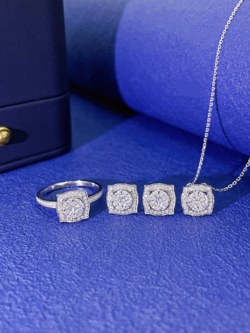 18K Diamond Sea Temperature Necklace - Elegant Jewelry Piece - White Diamond Necklace