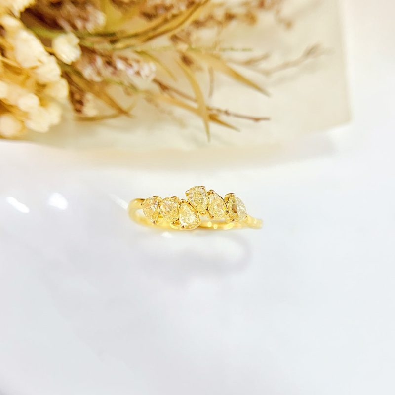 18K Gold Diamond Drop Earrings with Seven Stones – Luxury Jewelry - Yellow Diamond Ring