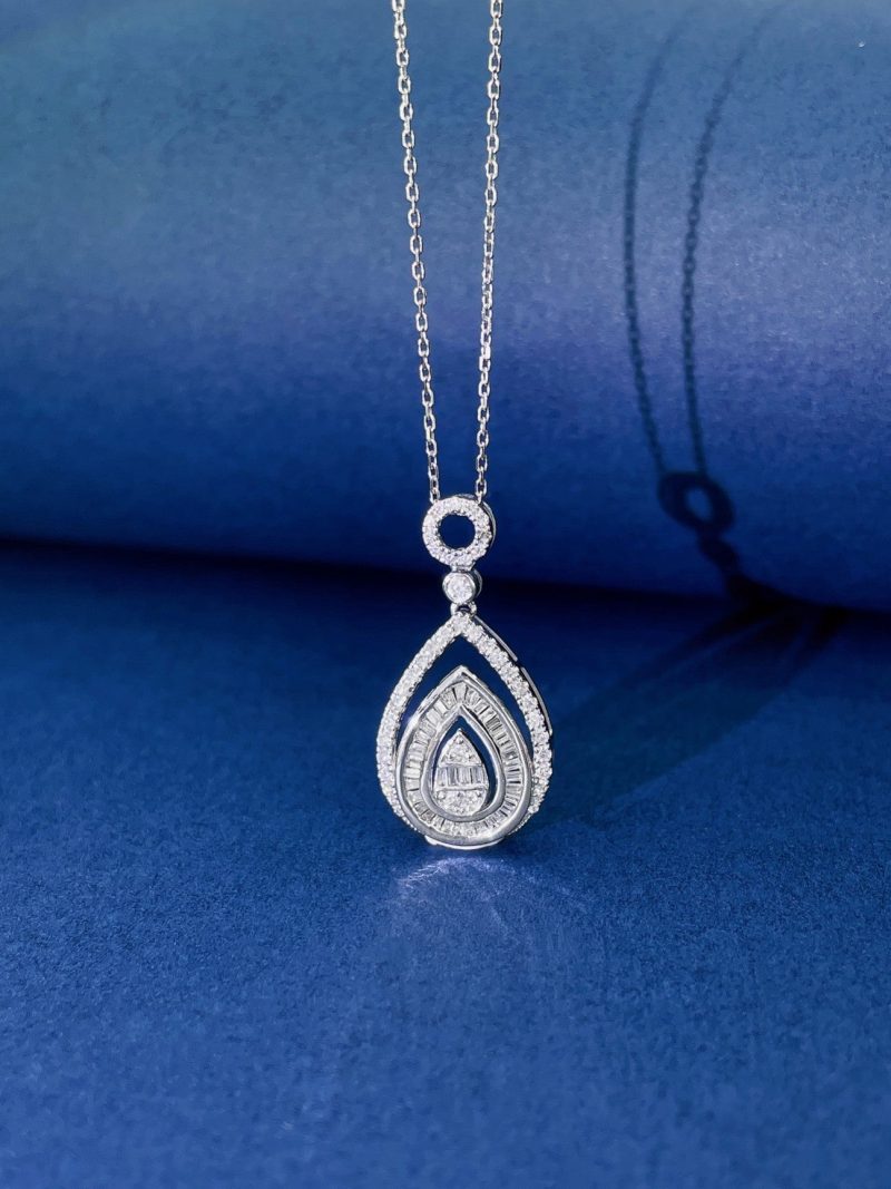 18K Gold Three-Tier Drop Necklace with Diamonds – Elegant Jewelry Piece - White Diamond Necklace