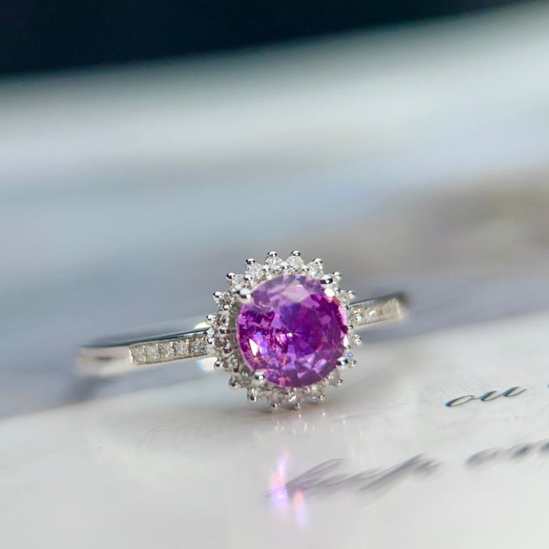 18K Gold Unheated Padparadscha Ring - Exquisite Jewelry for Romantic Souls