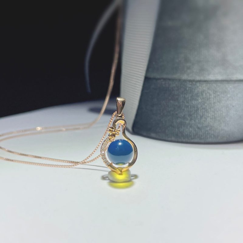 18K Gold Embedded Dominican Blue Amber Pendant - Elegant Jewelry for Autumn Dreams
