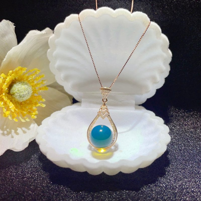 18K Gold Embedded Dominican Blue Amber Pendant - Exquisite Jewelry