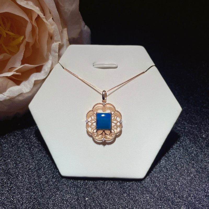 18K Gold Embedded Dominican Blue Amber Pendant - Exquisite Jewelry for Everyday Elegance