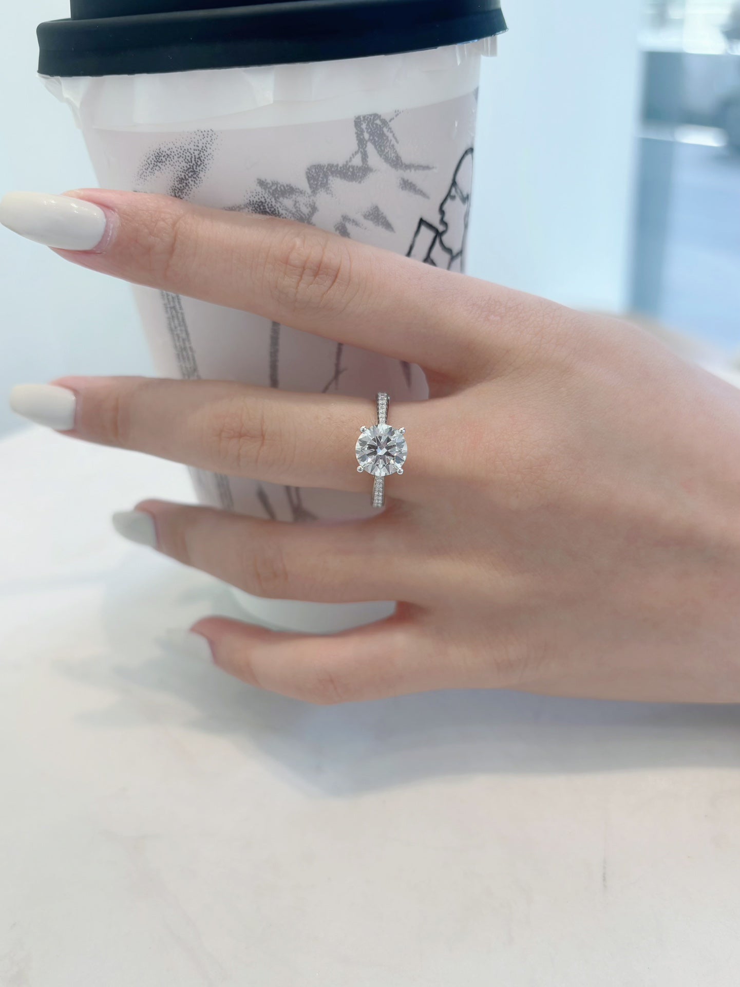 18K Cultured Diamond Round Solitaire Ring with Four-Prong Setting - Premium Jewelry - 图片 2