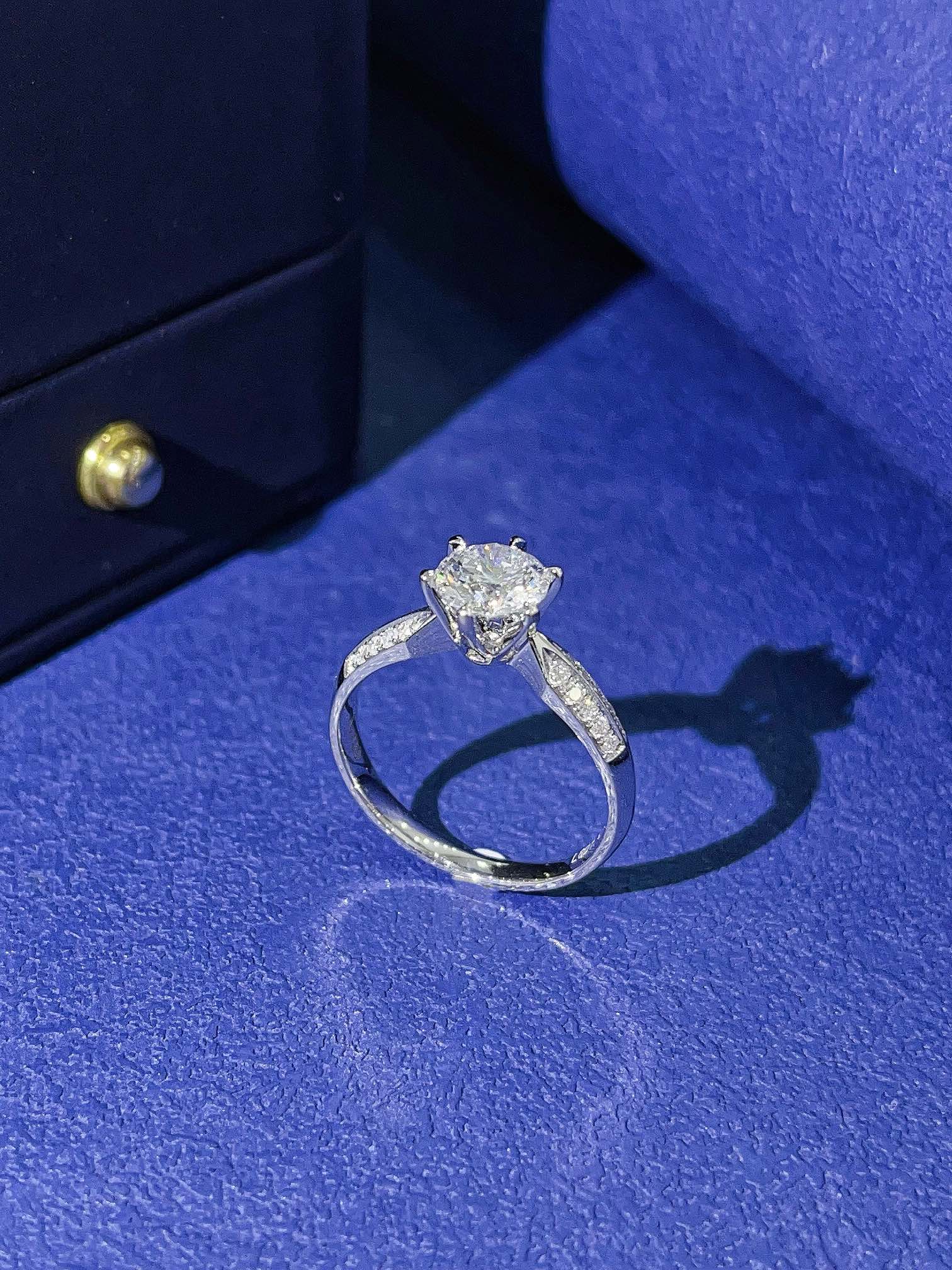 18K Cultured Round Diamond Six-Prong Set Ring - Premium Jewelry - 图片 2