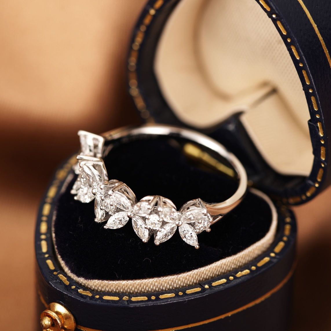 18K Diamond-Cultured Four-Leaf Marquise Cluster Ring - Jewelry Gem - 图片 3