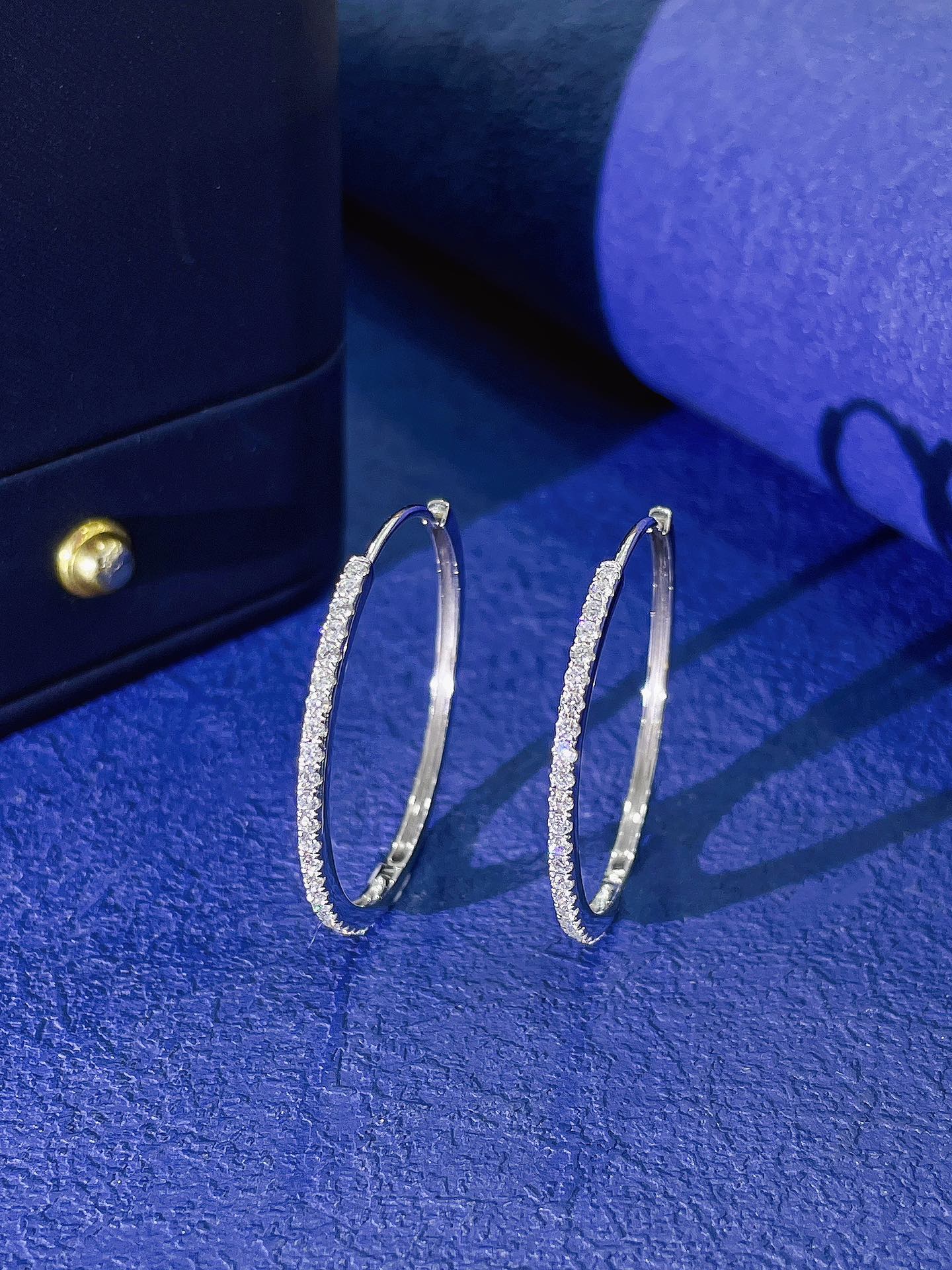 18K Cultured Round Diamond Half-Circle Earrings - 图片 3