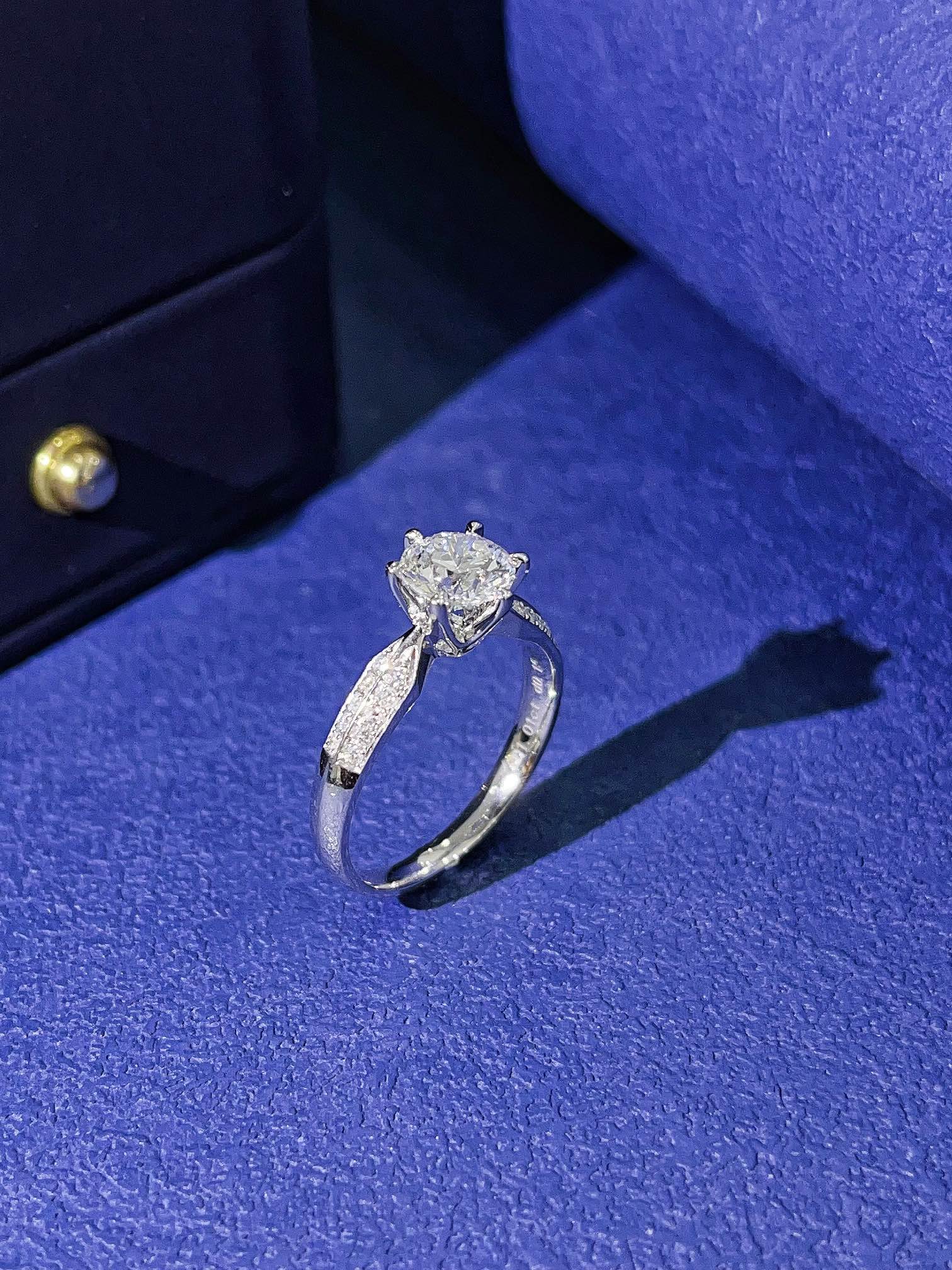 18K Cultured Round Diamond Six-Prong Set Ring - Premium Jewelry - 图片 4