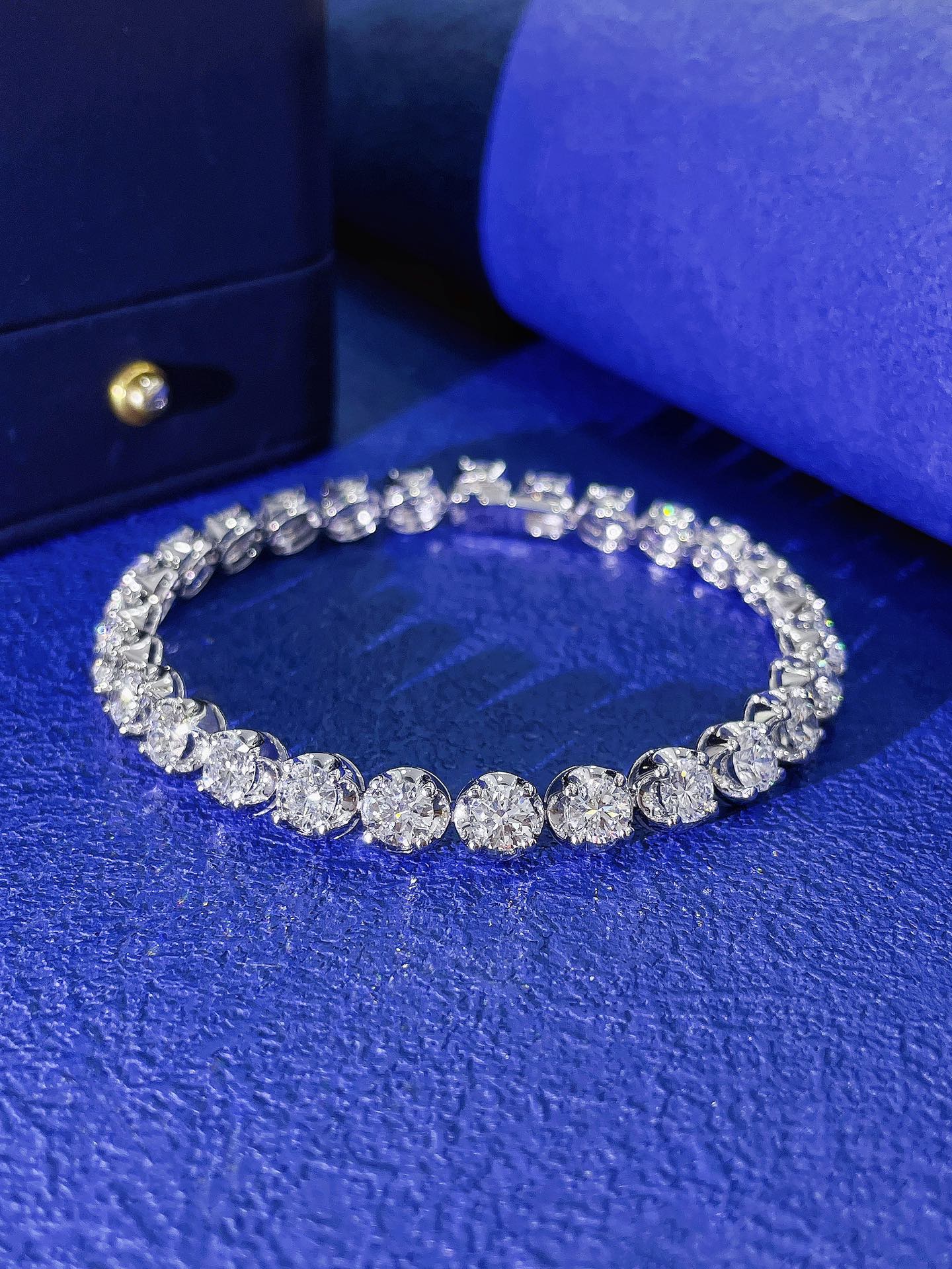 18K Cultured Diamond Four-Claw Fully Embedded Bracelet - Luxury Jewelry - 图片 4