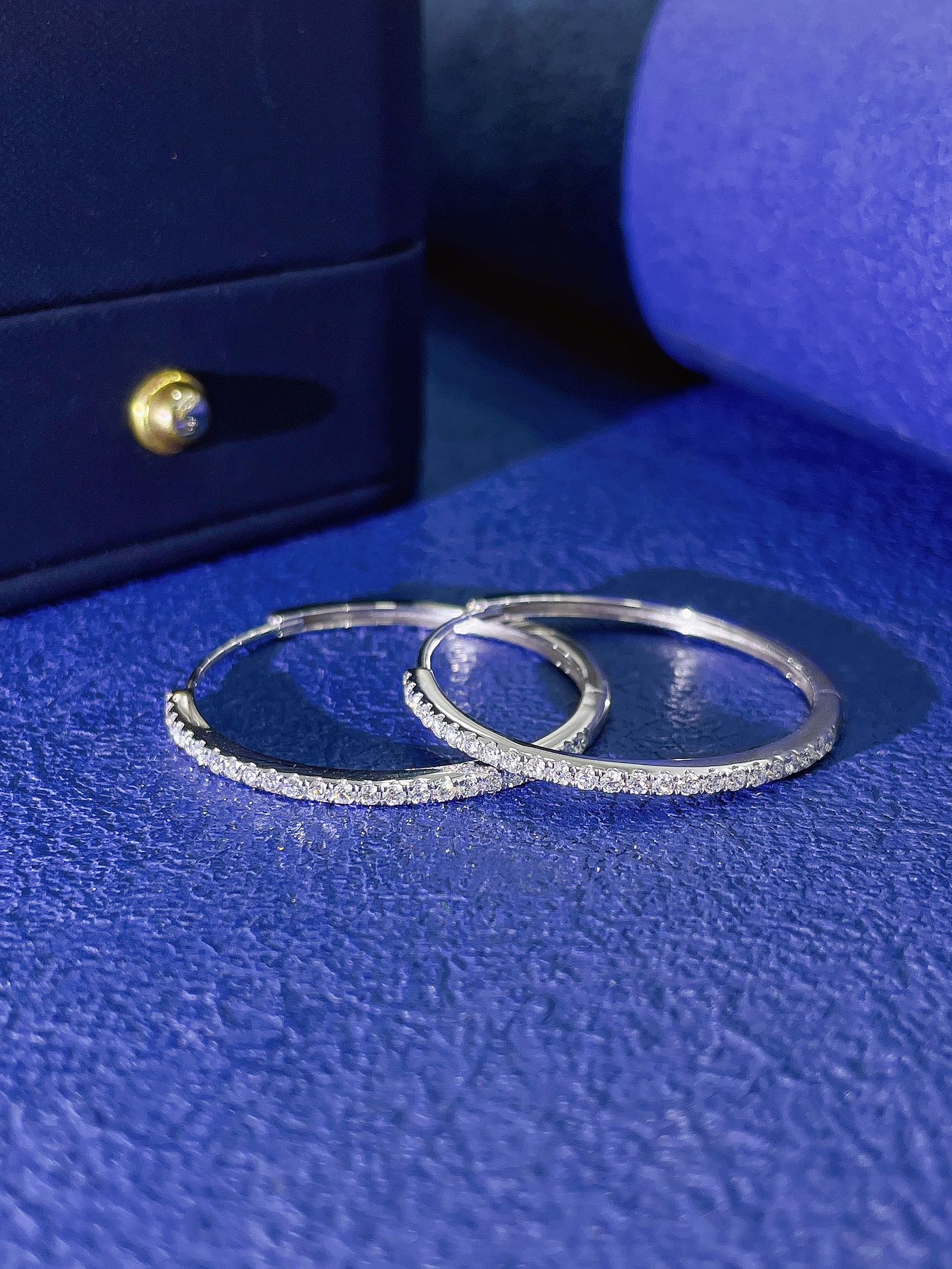 18K Cultured Round Diamond Half-Circle Earrings - 图片 5