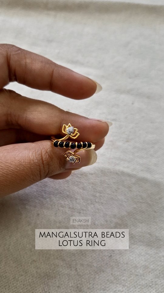 “ eNaksh”的黑莲花莲花•印度南部珠宝