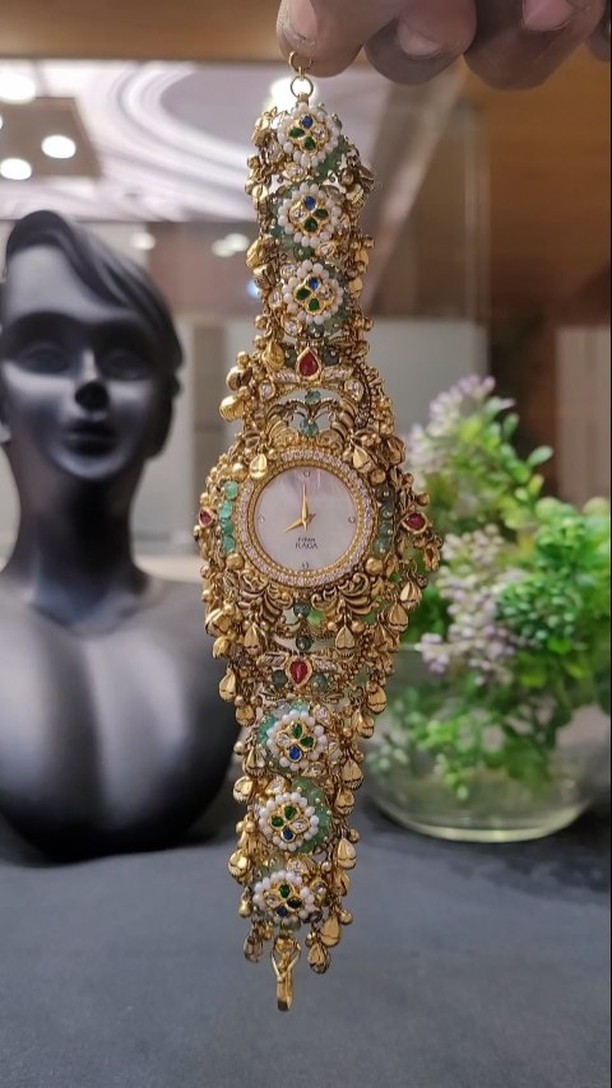 Exclusive Yellow Gold Ladies Watch From 'Bansi Gold'