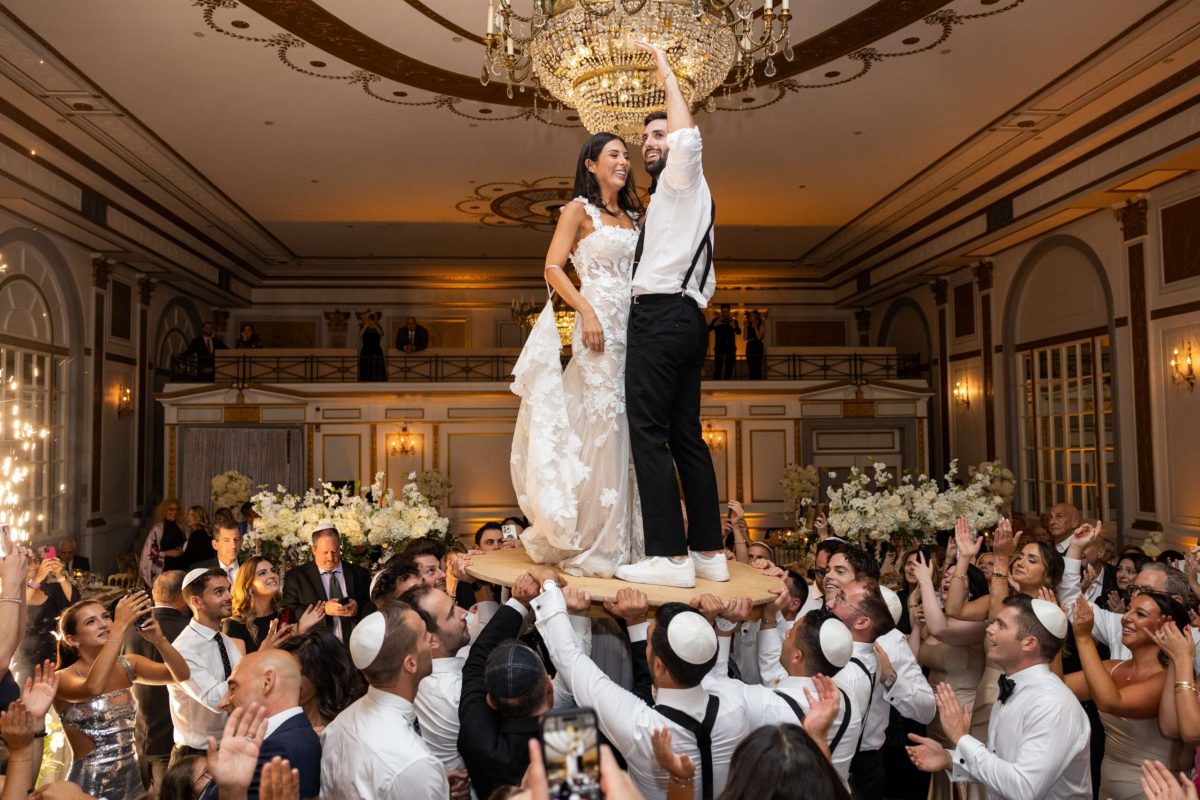 金色魅力：白色和金色婚礼的魔力