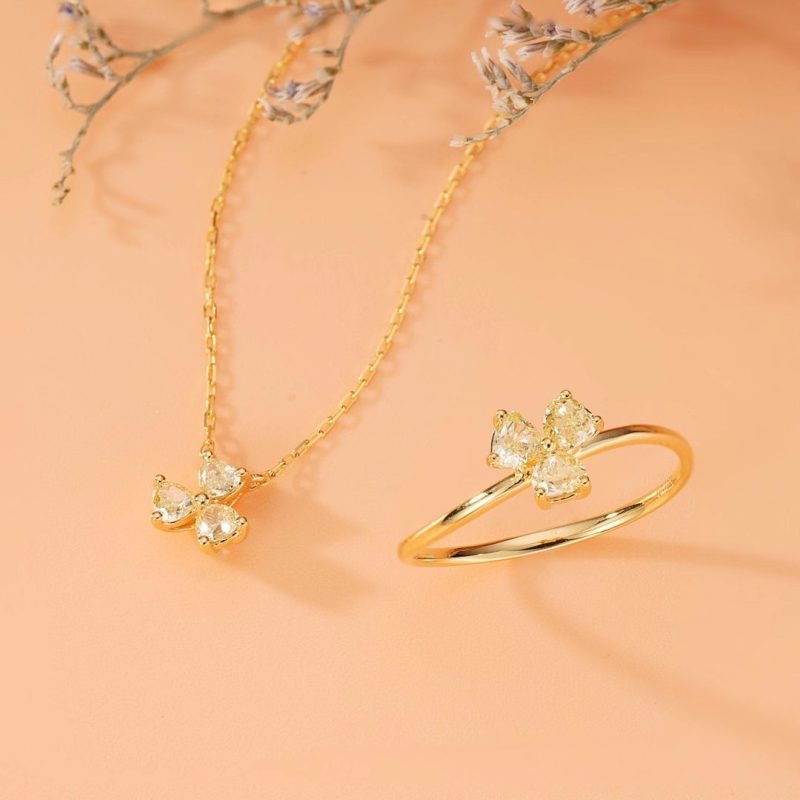 Diamond Three-Drop Ring in Yellow Gold - Luxurious Jewelry Piece - Yellow Diamond Ring