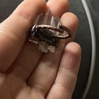 我如何在由钳子引起的一集中软化尖锐的笑话？