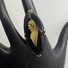 这戒指是什么？