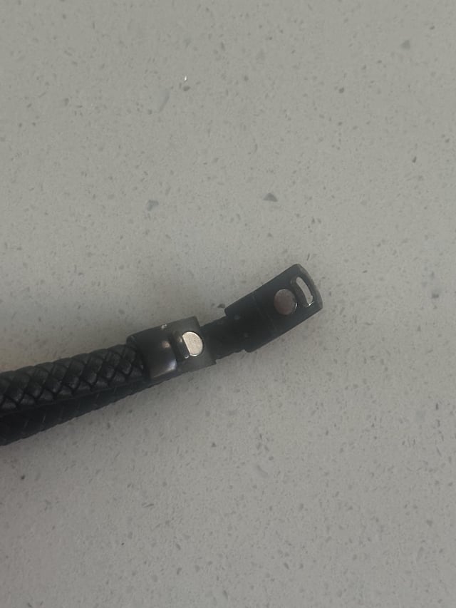 有助于卸下手镯上的磁铁