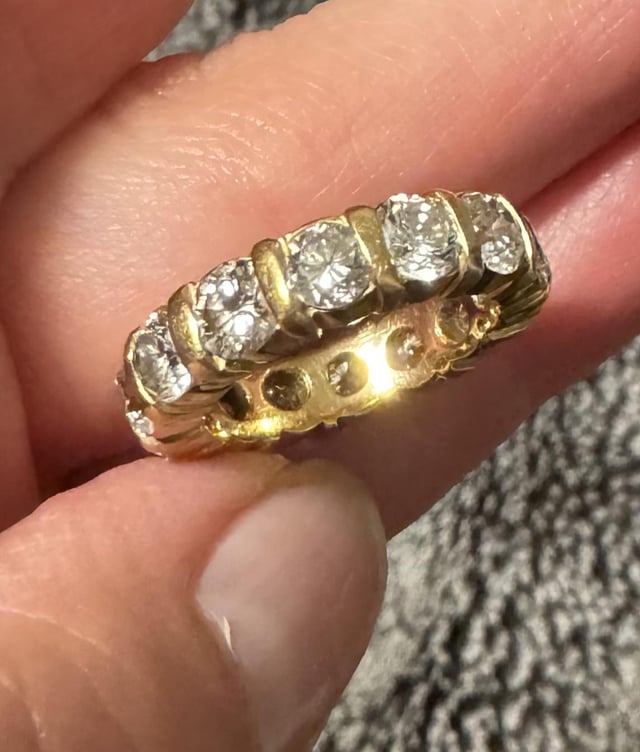 可以将其转换为半圆形耳环吗？