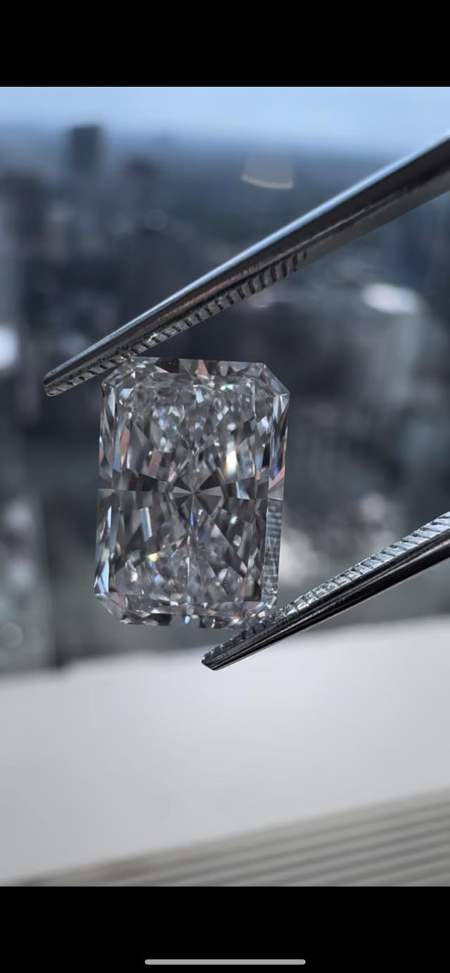 Bowtie和Radiant Diamond上的窗户？请帮助自己！