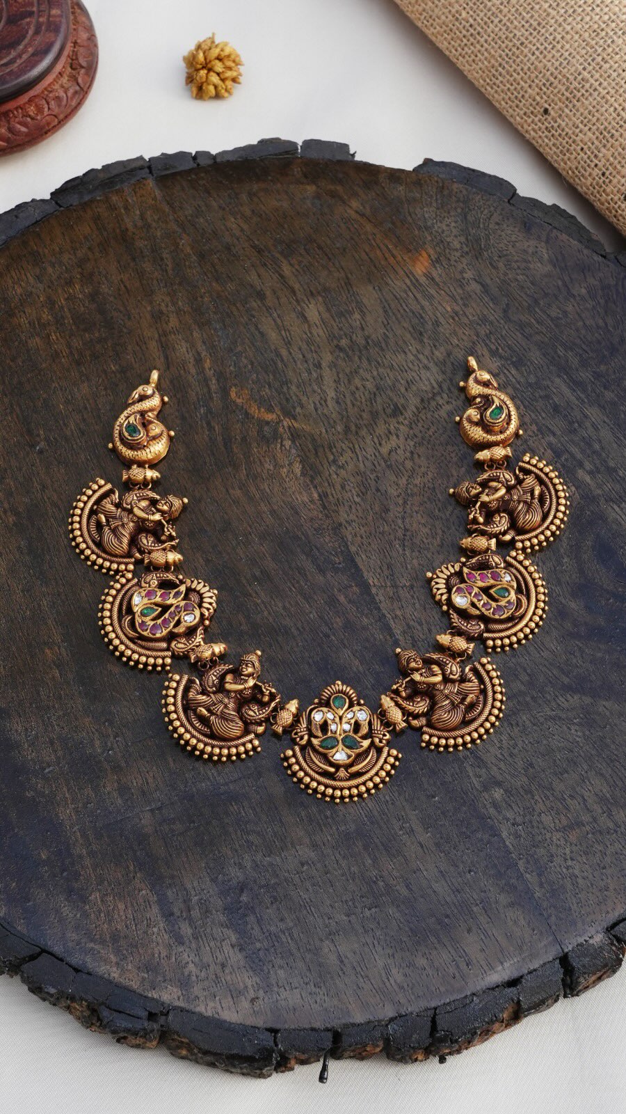 Beautiful Gold Earrings Collections From 'Arnav Jewellery'