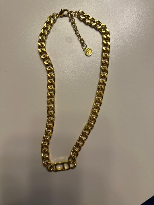 克里斯蒂安·迪奥（Christian Dior）项链？