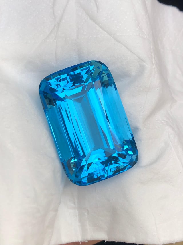 160克拉电蓝色，我很困惑必须在哪里使用它 - 悬挂或冠冕