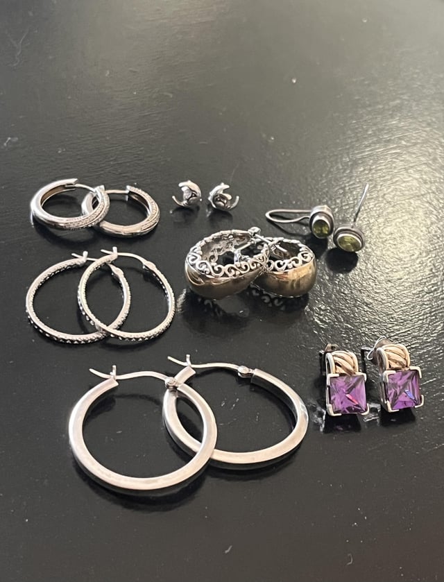 我的极简主义纯银耳环收藏