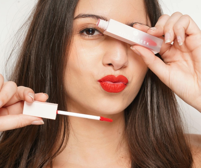 美容目录和模特如何改变化妆品品牌