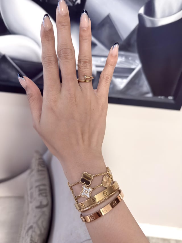 我对黄金首饰非常着迷！