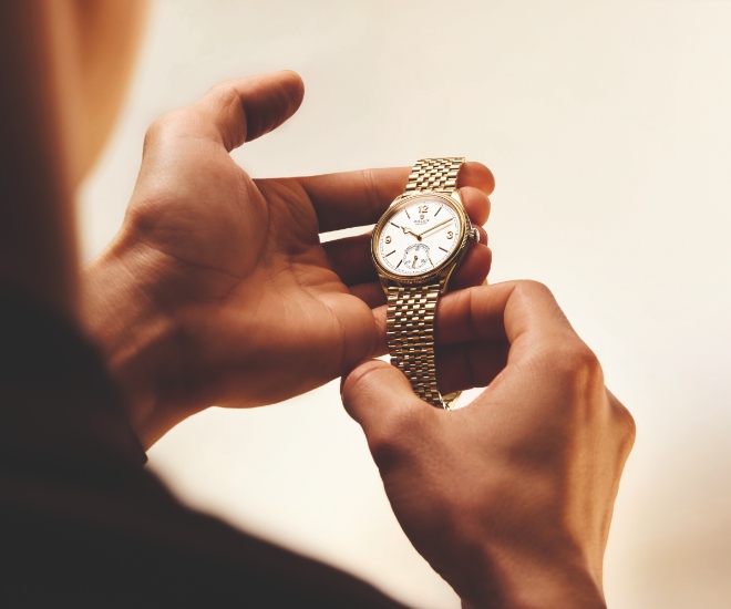 液态金：Rolex Perpetual 1908 和 Settimo 手链的艺术