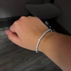 如果您亲眼看到这款手链，您会说它是钻石制成的吗？